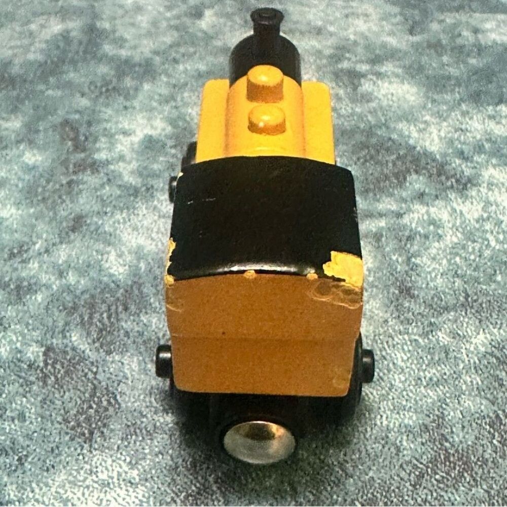 Thomas & Friends Duncan Train - Yellow and Black 2003 - Picture 4 of 7